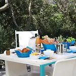 Le Clos Saint Paul Hotel apartamentowy