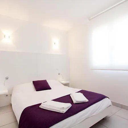 Le Clos Saint Paul Hotel apartamentowy LʼÎle-Rousse