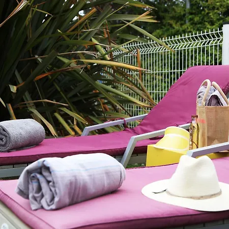 Le Clos Saint Paul Lägenhetshotell LʼÎle-Rousse