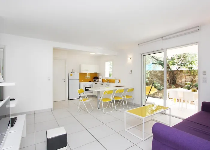 Le Clos Saint Paul Aparthotel