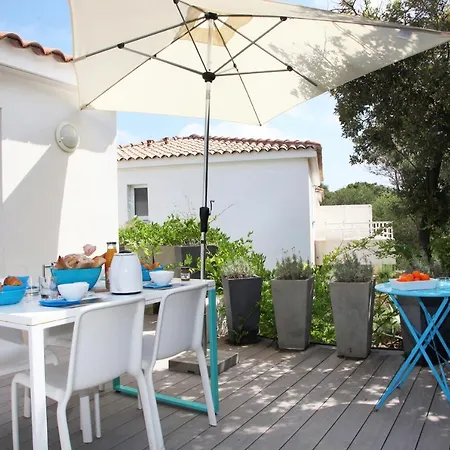 Hotel apartamentowy Le Clos Saint Paul LʼÎle-Rousse