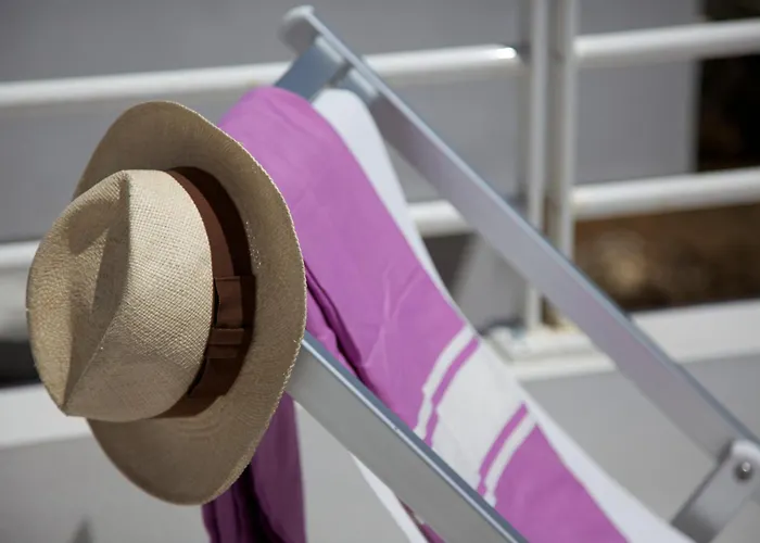 Hotel apartamentowy Le Clos Saint Paul LʼÎle-Rousse