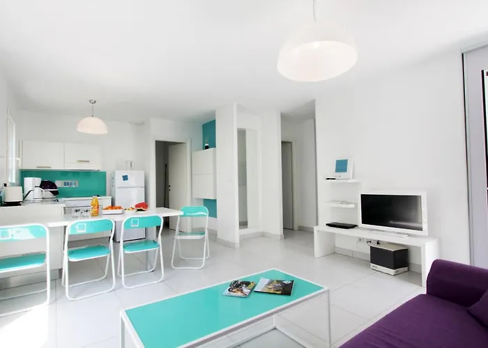 Le Clos Saint Paul Hotel apartamentowy LʼÎle-Rousse