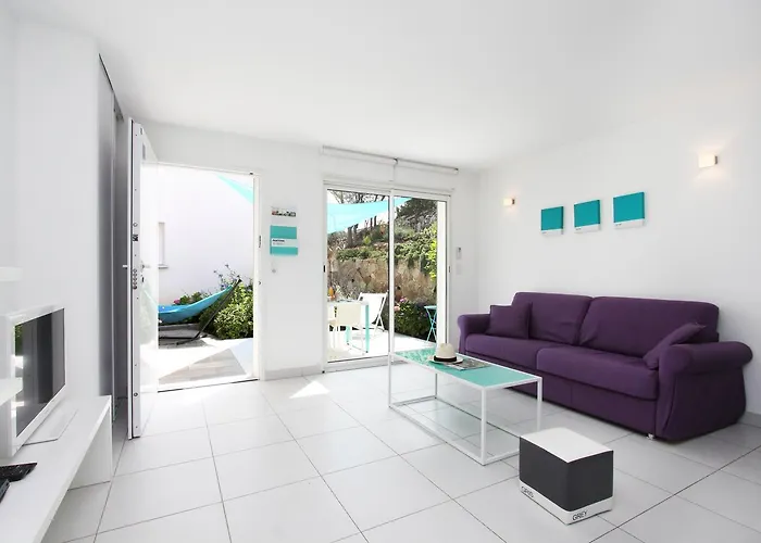 Hotel apartamentowy Le Clos Saint Paul LʼÎle-Rousse