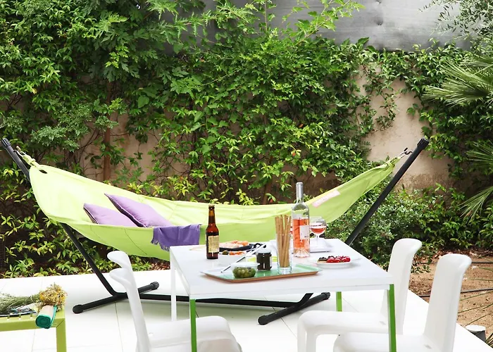 Hotel apartamentowy Le Clos Saint Paul LʼÎle-Rousse