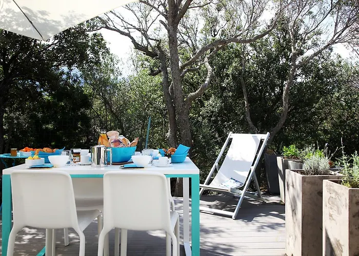 Le Clos Saint Paul 3* LʼÎle-Rousse