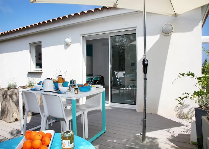 Le Clos Saint Paul Hotel apartamentowy LʼÎle-Rousse