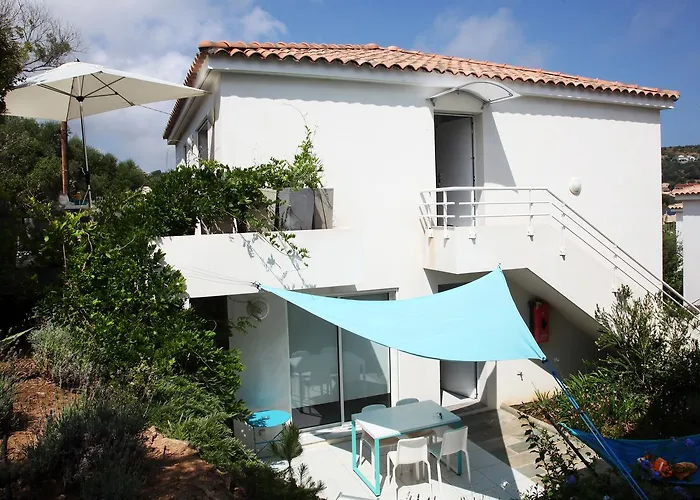 Hotel apartamentowy Le Clos Saint Paul LʼÎle-Rousse