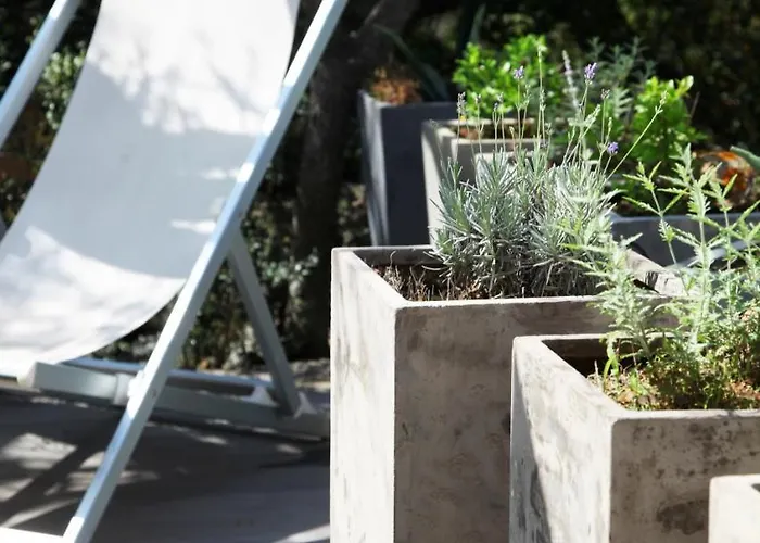 Hotel apartamentowy Le Clos Saint Paul LʼÎle-Rousse